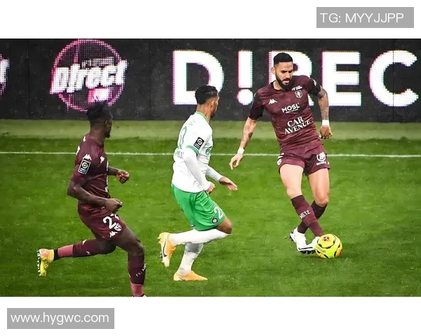 里昂与斯特拉斯堡的对决结果揭晓精彩瞬间回顾与分析