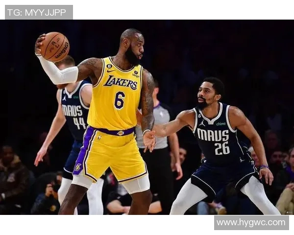 湖人对决骑士精彩回顾：明星球员的巅峰对抗与战术博弈分析